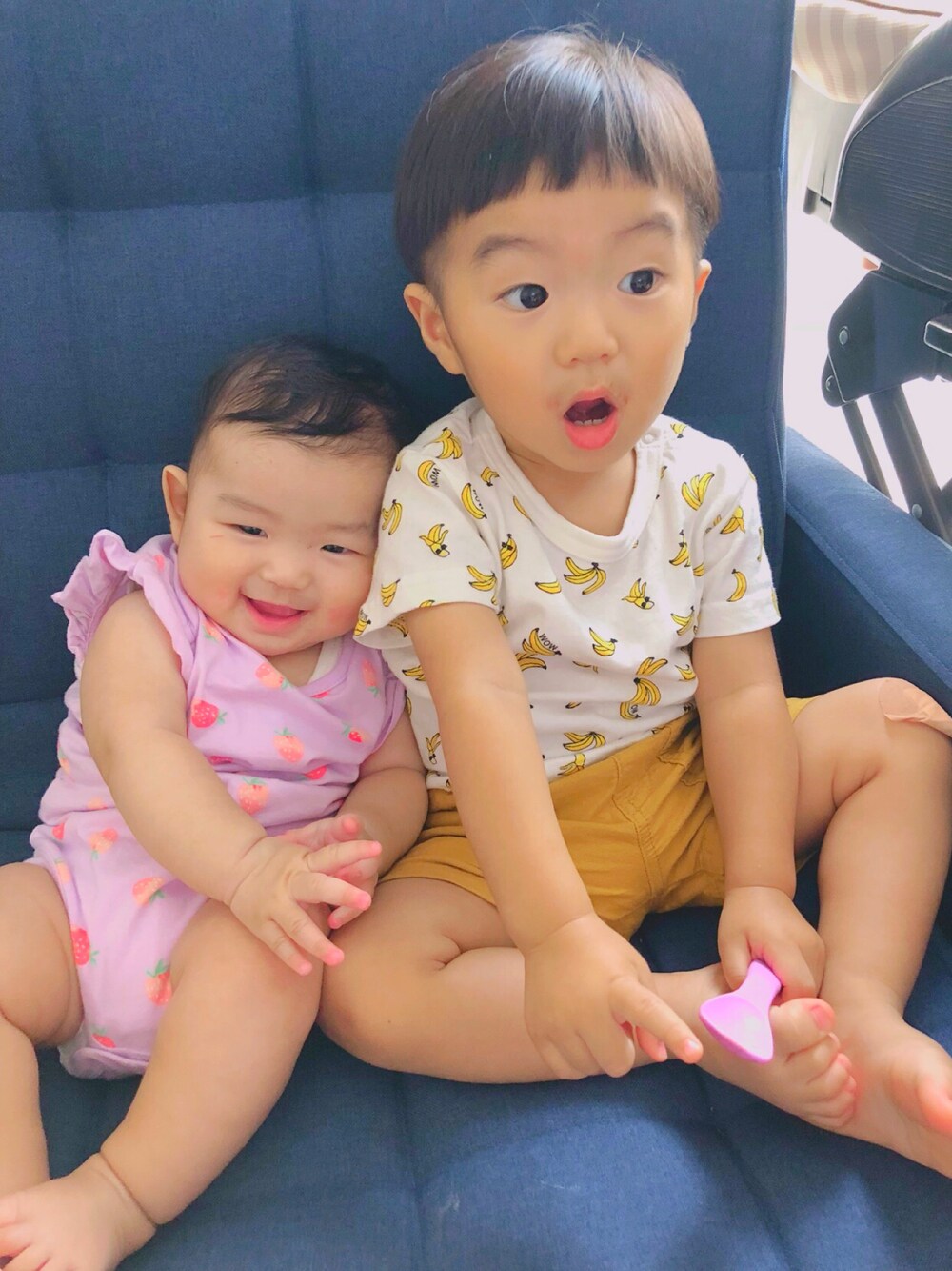 「おとこのこ、キッズコーデ、きょうだいコーデ、kids、０歳、1歳」｜「petit mainのバナナ総柄半袖Ｔシャツ（Tシャツ/カットソー、ホワイト系）」を使った、i＊iさん（キッズ・80cm）の夏コーディネートの1枚目の写真
