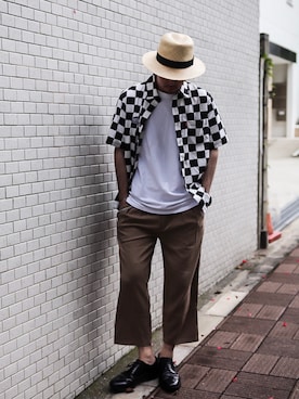 「アイテム（スラックス、ベージュ系）」を使った、小原 壮大朗さん（メンズ・181cm）の夏コーディネート