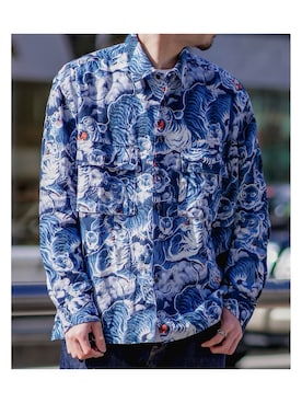 「NineMicrophones（ナインマイクロフォンズ）のWIDE SHIRT L/S（シャツ/ブラウス、ブルー系）」を使った、小原 壮大朗さん（メンズ・180cm）の冬コーディネート