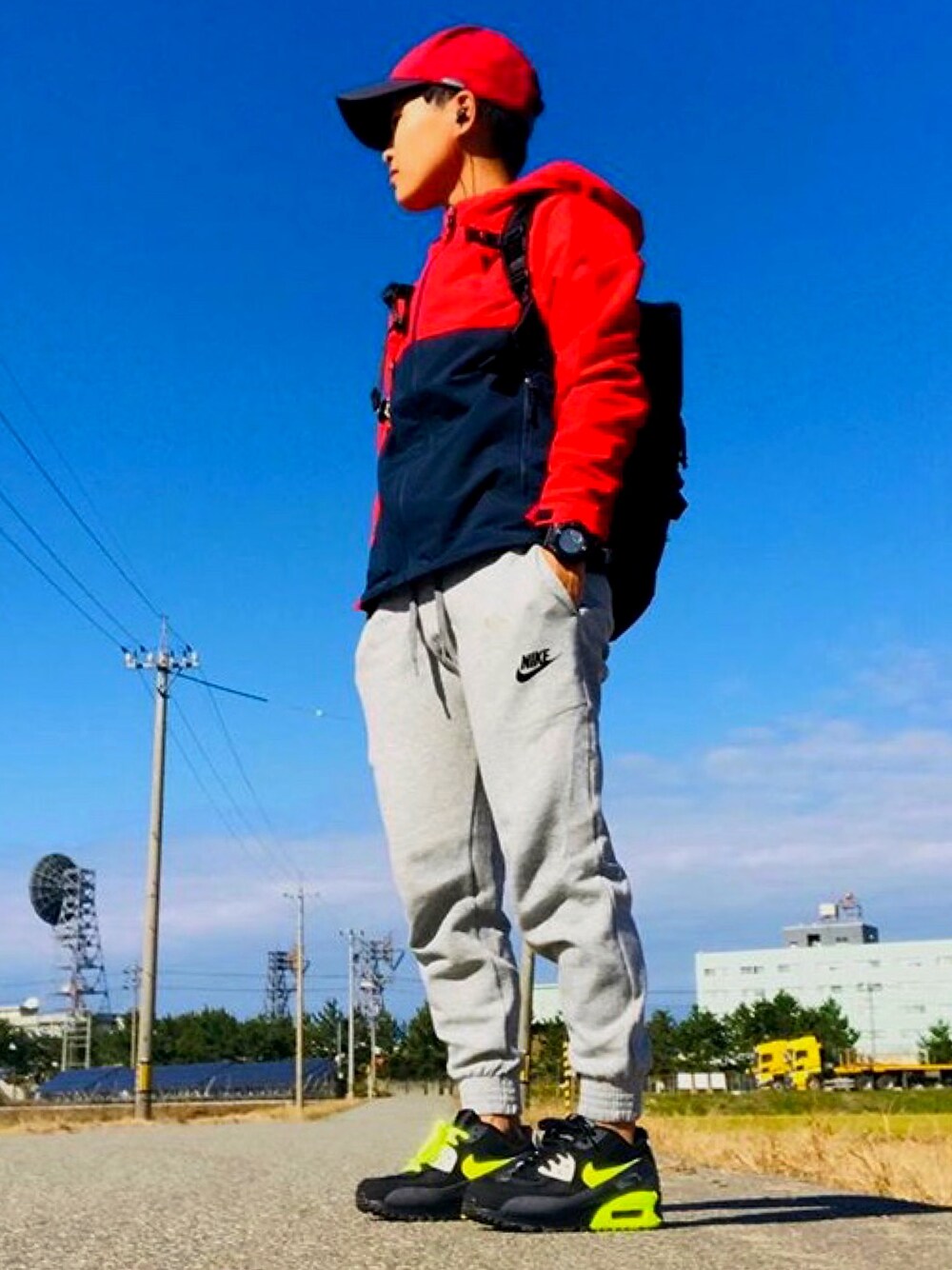 「マウンテンパーカー、ナイキエアマックス、コロンビア、スポーティ」｜「NIKEのアイテム（パンツ、シルバー系）」を使った、植物子羊さん（レディース・155cm）の冬コーディネートの1枚目の写真