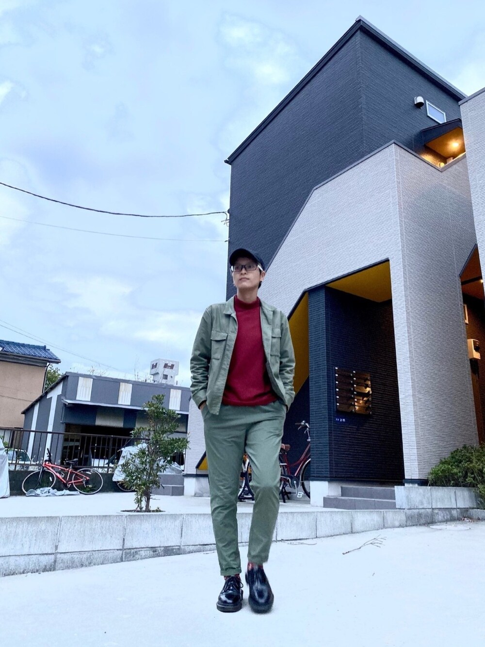 「春コーデ、セットアップ、低身長コーデ、大人コーデ、きれいめカジュアル、グリーン、休日スタイル、大人カジュアル、おしゃれさんと繋がりたい」｜「Columbiaのバレーウェイ ウィメンズライトウェイトパンツ（その他パンツ、グリーン系）」を使った、植物子羊さん（レディース・155cm）の春コーディネートの1枚目の写真