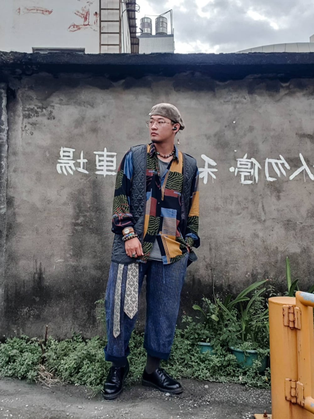 その他のシャツ/ブラウスを着用したメンズの秋コーディネートの1枚目の写真