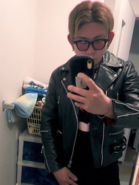 「Yves Saint Laurent（イヴサンローラン）のアイテム（Tシャツ/カットソー）」を使った、坂口稜也さん（メンズ・170cm）の秋コーディネート