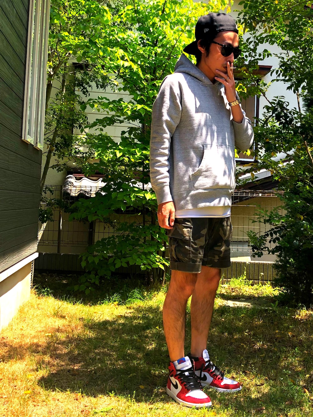 「Jordan、jordan1、スニーカーコーデ、NIKE、スタンダードカルフォルニア、バーンズ、ユナイテッドアローズ、ray ban、シンプル、ストリート」｜「Ray-BanのRAY BAN Sunglasses（サングラス、ブラウン系）」を使った、Manokoaさん（メンズ・173cm）の春コーディネートの1枚目の写真