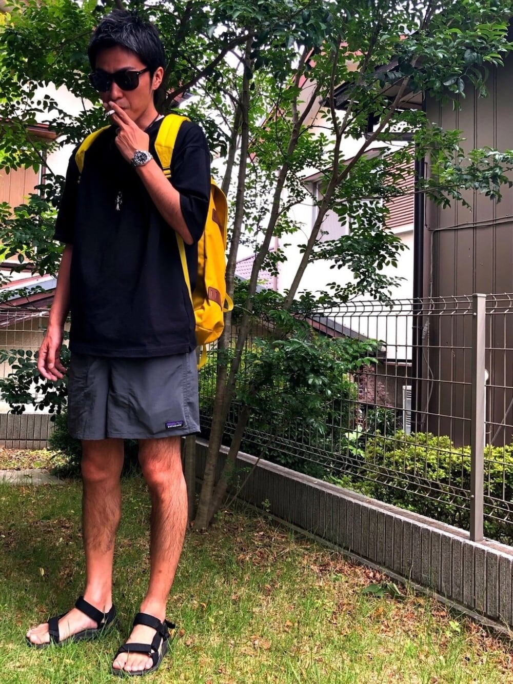 「夏、シンプルコーデ、ビッグシルエット、バギーズショーツ、休日スタイル、tava、レイバン、B:MING by BEAMS、patagonia、クロムハーツ」｜「TevaのTeva/テバ　HURRICANE XLT（サンダル、ブラック系）」を使った、Manokoaさん（メンズ・173cm）の夏コーディネートの1枚目の写真