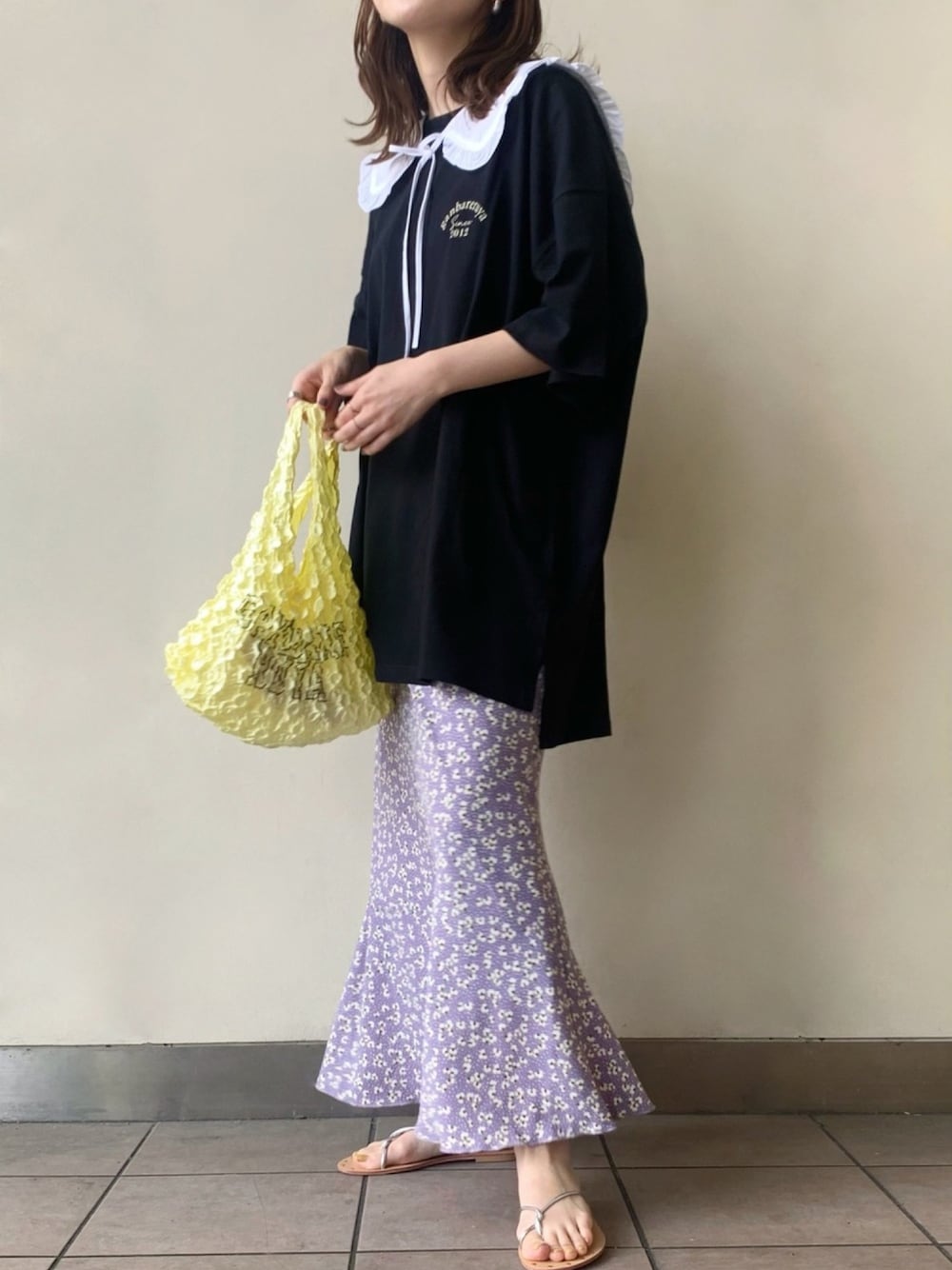 「ビッグシルエット、花柄、Tシャツ、休日スタイル、つけ襟、プリントT、マーメイドスカート、夏コーデ、低身長、夏だ！Tシャツ着よう！」｜「ROPE' PICNICの【ガンバレルーヤ×ROPE' PICNIC】Photo Tシャツ（Tシャツ/カットソー、ブラック系）」を使った、まやさん（レディース・153cm）の夏コーディネートの1枚目の写真