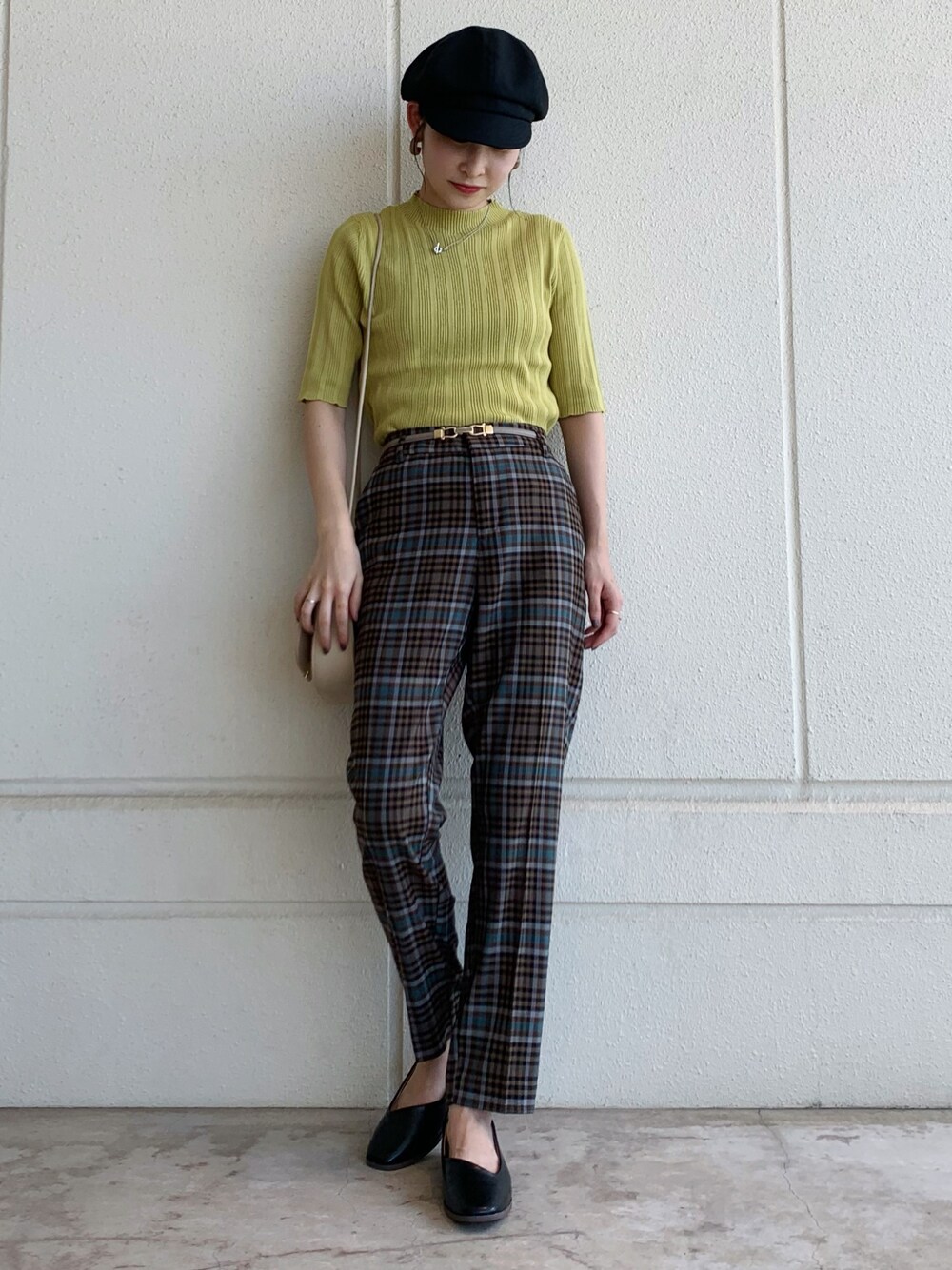 「チェック、カジュアル、休日スタイル、プチプラ、パンツスタイル、ootd、ロペピクニック、低身長、ROPE' PICNIC(ROPE' PICNIC)、秋先取りコーデ」｜「ROPE' PICNICのビルドネックハーフスリーブプルオーバー（ニット/セーター、イエロー系）」を使った、まやさん（レディース・153cm）の夏コーディネートの1枚目の写真