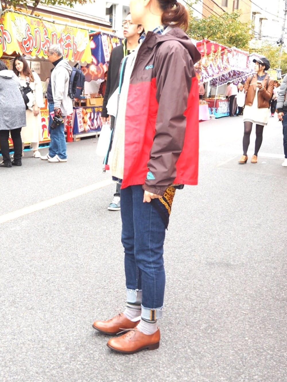 「秋のコーデ、カジュアル、オトナカジュアル、ootd、ラクチンコーデ、大人コーデ、アウトドアスタイル、アメカジ、ロールアップ、ニット」｜「Chloeのアイテム（ベスト、ベージュ系）」を使った、ECスタッフ１さん（レディース・159cm）の秋コーディネートの1枚目の写真