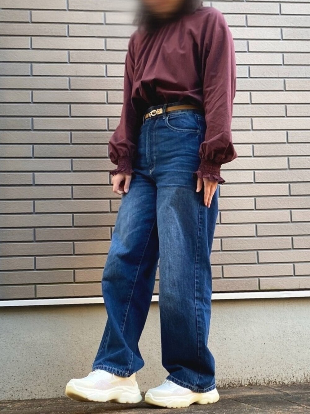 「休日コーデ、秋冬コーデ、秋のコーデ、秋のマイ旬スタイル、今日のコーデ、お洒落さんとつながりたい、低身長、デニムパンツ、デニム、スニーカー」｜「LOWRYS FARMのレースシャーリングブラウス　849306（シャツ/ブラウス、ブラウン系）」を使った、ぴょこさん（レディース・155cm）の秋コーディネートの1枚目の写真