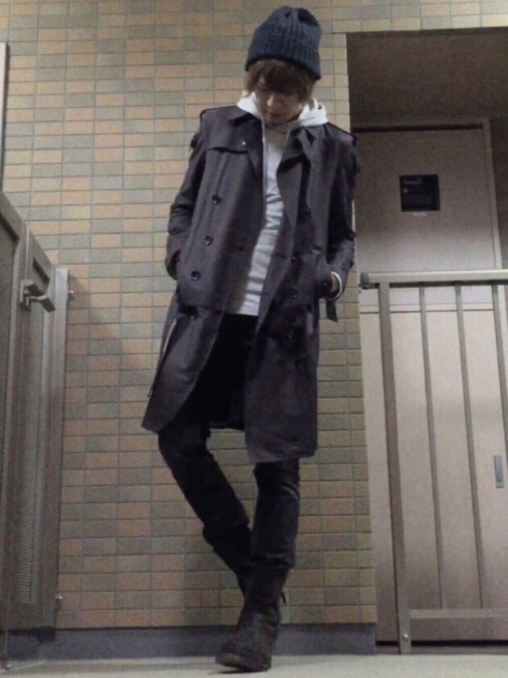 N.HOOLYWOODのトレンチコートを使った人気ファッションコーディネート