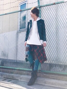 「DRKSHDW by RICK OWENS（ダークシャドウ バイ リックオウエンス）のアイテム（パーカー）」を使った、ムラジュンさん（メンズ・172cm）の冬コーディネート