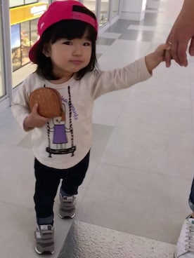 「1歳半」｜「アイテム（キャップ）」を使った、Nanaさん（キッズ・70cm）の春コーディネート