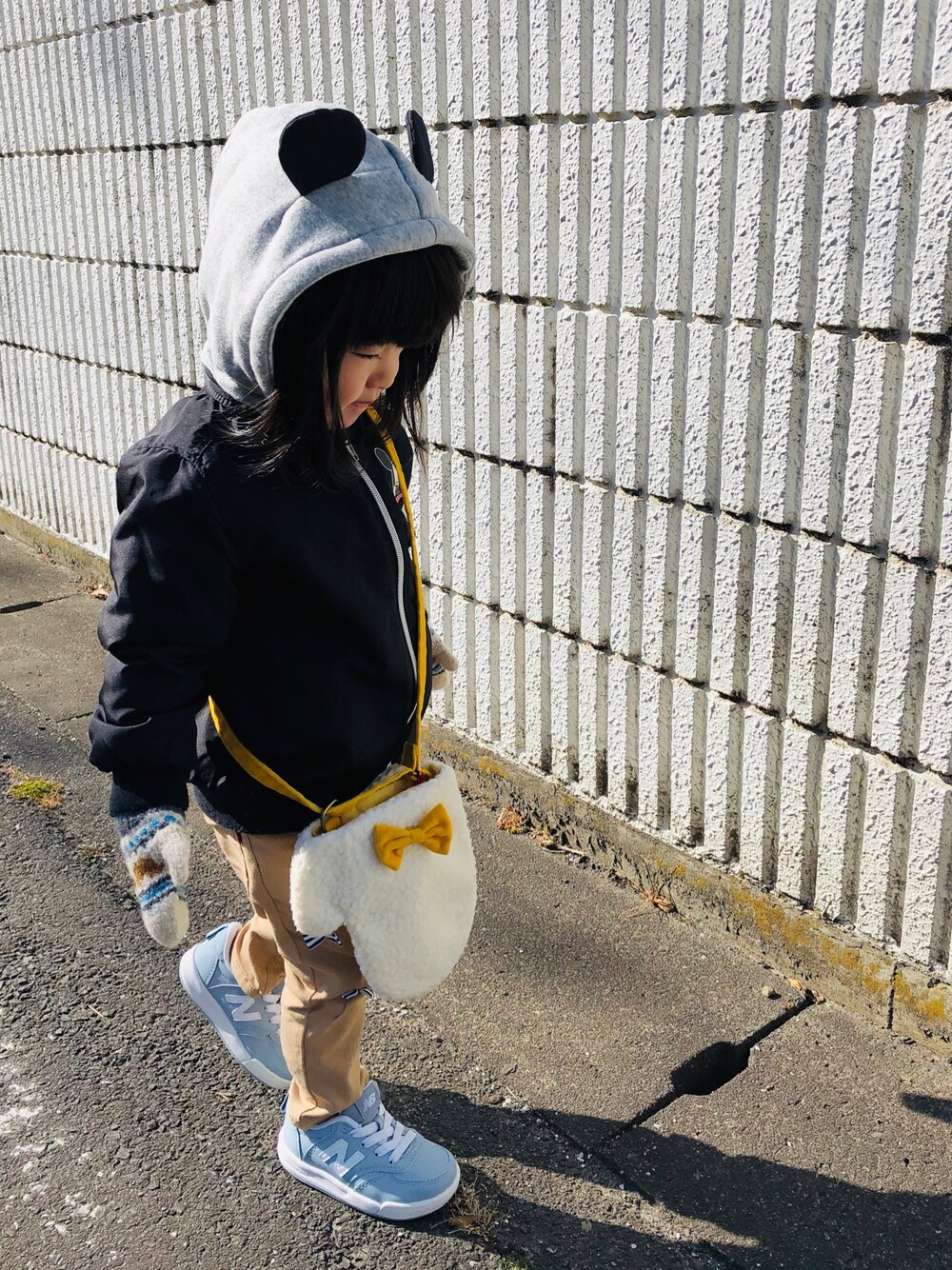 「キッズファッション、おんなのこコーデ、2歳、2歳3ヶ月」｜「H&Mのアイテム（ジャケット/アウター、ブラック系）」を使った、Nanaさん（キッズ・80cm）の冬コーディネートの1枚目の写真