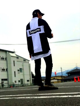 「Supreme （シュプリーム）のアイテム（シャツ/ブラウス、ホワイト系）」を使った、taka'kさん（メンズ・174cm）の春コーディネート