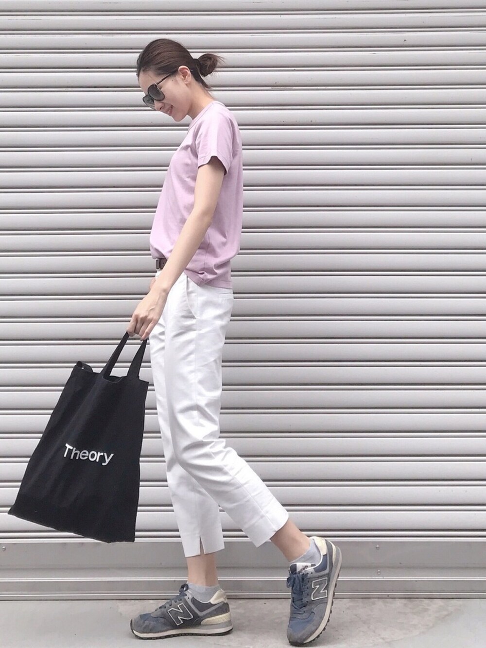 「シンプル、オトナカジュアル、プチプラコーデ、夏だ！Tシャツ着よう！、ラクチンコーデ、いいね、save、フォローお願いします🤑、大人コーデ、Tシャツ、ピンク、モノトーンコーデ」｜「UNIQLOのクルーネックT（半袖）（Tシャツ/カットソー、ピンク系）」を使った、leiguoyueさん（レディース・168cm）の夏コーディネートの1枚目の写真