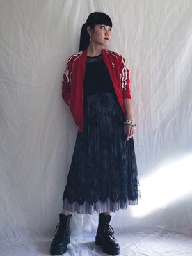 赤ジャージ のレディース人気ファッションコーディネート Wear
