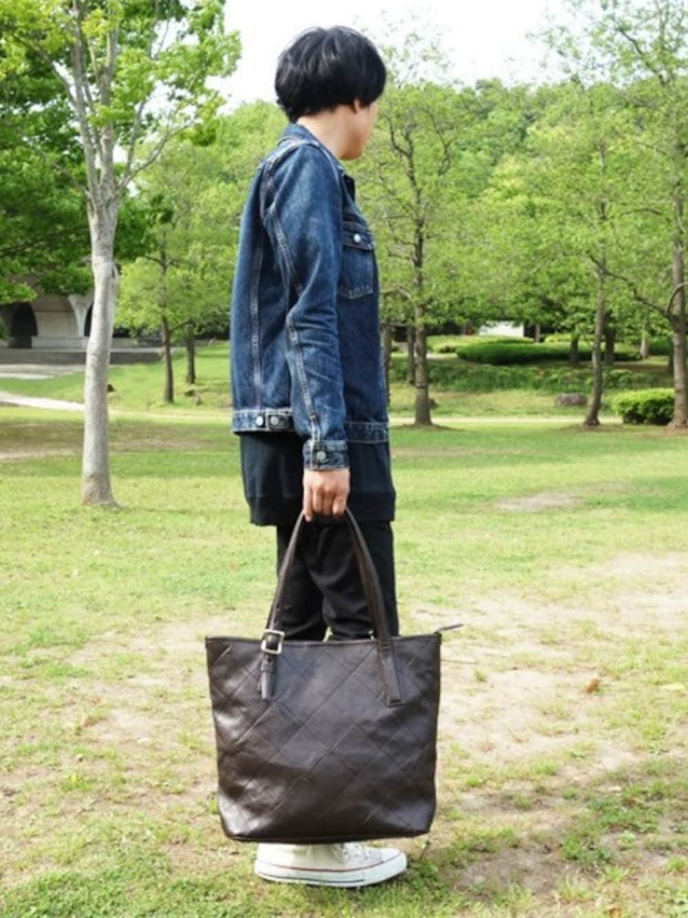 「トートバッグ、シンプル、レザー、バッグ、お散歩♪、Gジャン、おでかけ、公園、春コーデ」｜「P.I.Dのピーアイディー【P.I.D】レザートートバッグ（トートバッグ、ブラウン系）」を使った、ざわさん（メンズ・172cm）の春コーディネートの1枚目の写真