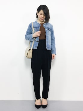 「キャメル」｜「アイテム（デニムジャケット）」を使った、natsumiさん（レディース・160cm）の春コーディネート
