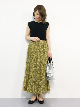 「E hyphen world gallery（イーハイフンワールドギャラリー）の・花柄プリーツロングスカート○★（スカート）」を使った、natsumiさん（レディース・160cm）の夏コーディネート