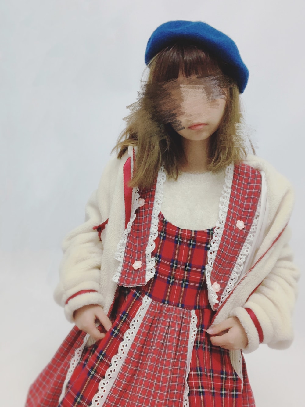 「ゆるコーデ、今日のコーデ、赤、ZARA」｜「ZARA KIDSのアイテム（ニット/セーター、ホワイト系）」を使った、Colaaaa030さん（レディース・153cm）の冬コーディネートの1枚目の写真
