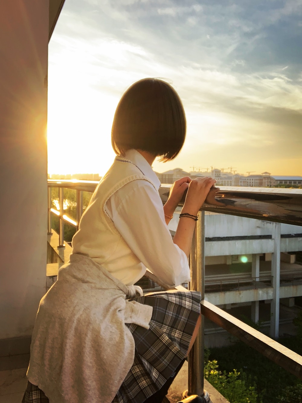 「ootd、制服、春、Dr.Martens、格紋」｜「Dr. Martensのアイテム（シューズ、ブラック系）」を使った、Colaaaa030さん（レディース・153cm）の春コーディネートの1枚目の写真