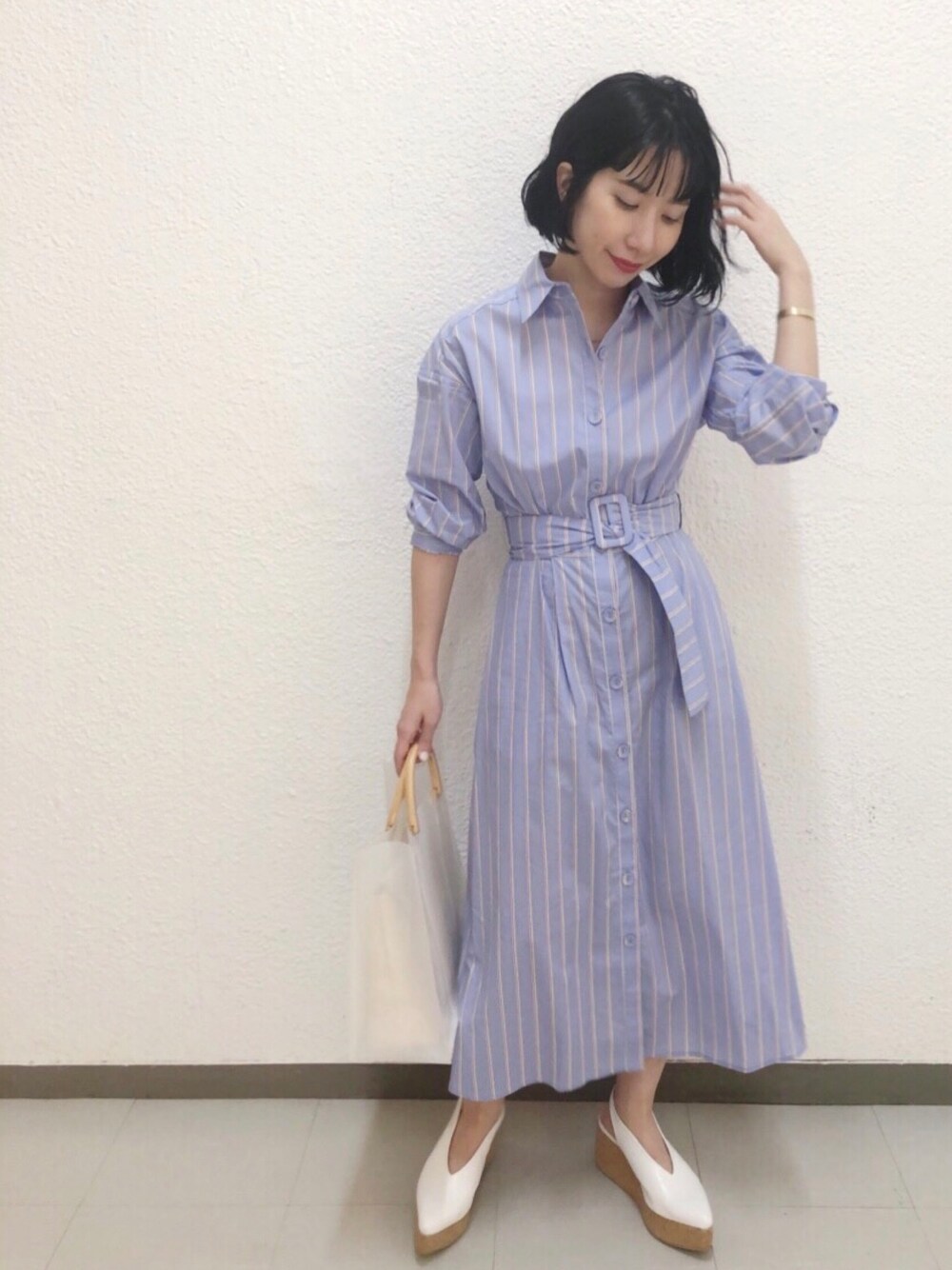 Andemiu（アンデミュウ）の「ベルトツキシャツワンピース910157