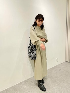「Whim Gazette（ウィムガゼット）のアイテム（シャツワンピース）」を使った、wg_takahashiさん（レディース・156cm）の秋コーディネート