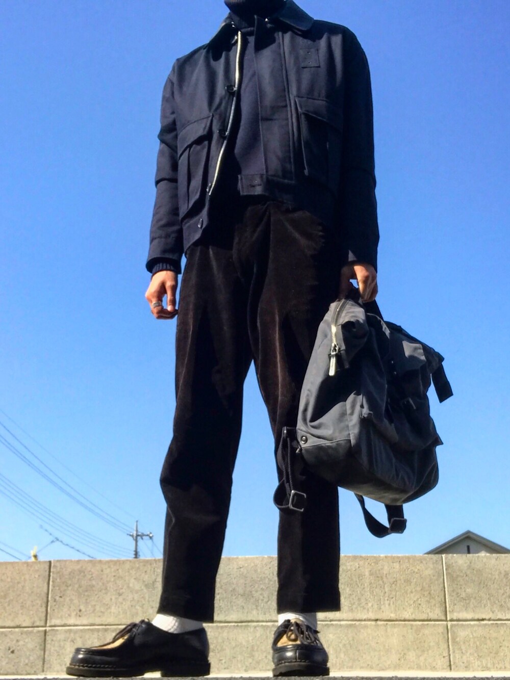 「ロエベ、LOEWE」｜「LOEWEのアイテム（その他アウター、ブルー系）」を使った、tsuさん（メンズ・175cm）の冬コーディネートの1枚目の写真