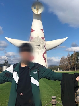 「大阪」｜「アイテム（ナイロンジャケット）」を使った、うめさん（メンズ・180cm）の春コーディネート