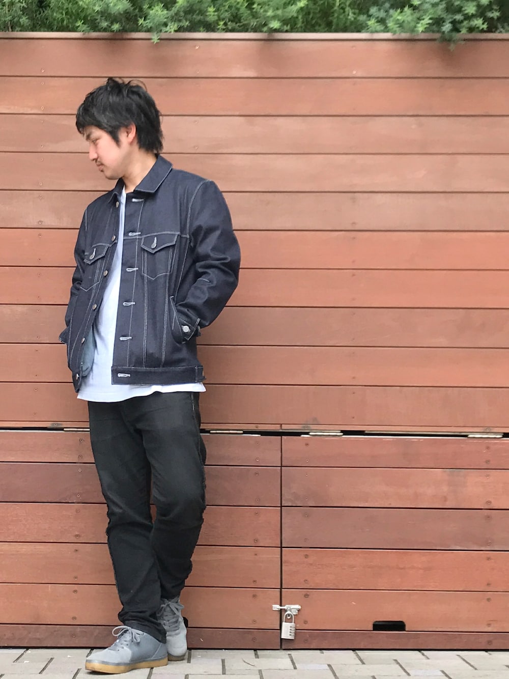 NUMBER (N)INEのデニムジャケットを使った人気ファッション