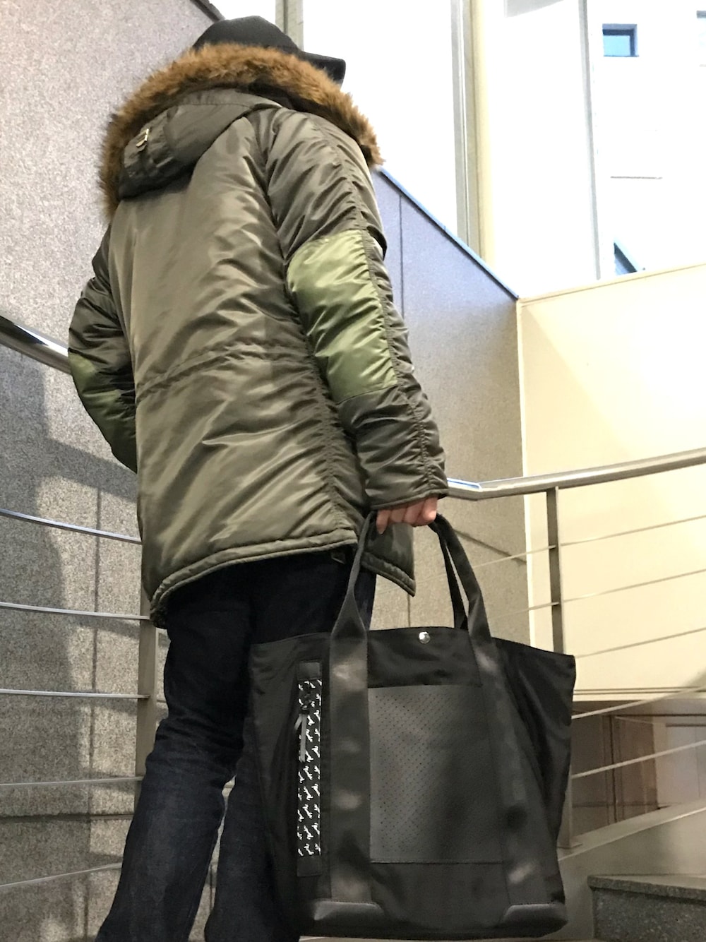 「休日スタイル、秋コーデ、N-3B、カジュアル、シンプルコーデ、STUDIOUS、STUDIOUS SELECT(STUDIOUS SELECT)、NUMBER (N)INE、ナンバーナイン(NUMBER (N)INE)、alpha」｜「ALPHAの【NUMBER (N)INE】≪STUDIOUS限定≫ ALPHA 別注N-3Bジャケット（ミリタリージャケット、グリーン系）」を使った、tds_abyさん（メンズ・170cm）の秋コーディネートの1枚目の写真