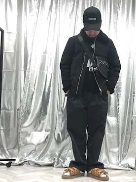 「アイテム（バングル/リストバンド）」を使った、tds_abyさん（メンズ・170cm）の冬コーディネート