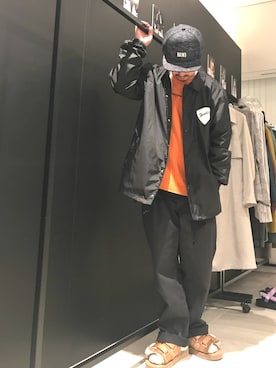 「アイテム（サンダル）」を使った、tds_abyさん（メンズ・170cm）の春コーディネート