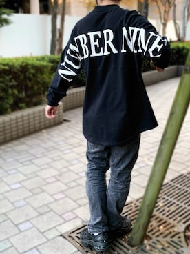 「バックプリント」｜「アイテム（デニムパンツ）」を使った、tds_abyさん（メンズ・170cm）の冬コーディネート