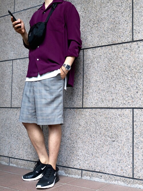 KOUHEI使用「UNITED TOKYO（サテンオープンカラーシャツ）」的時尚穿搭