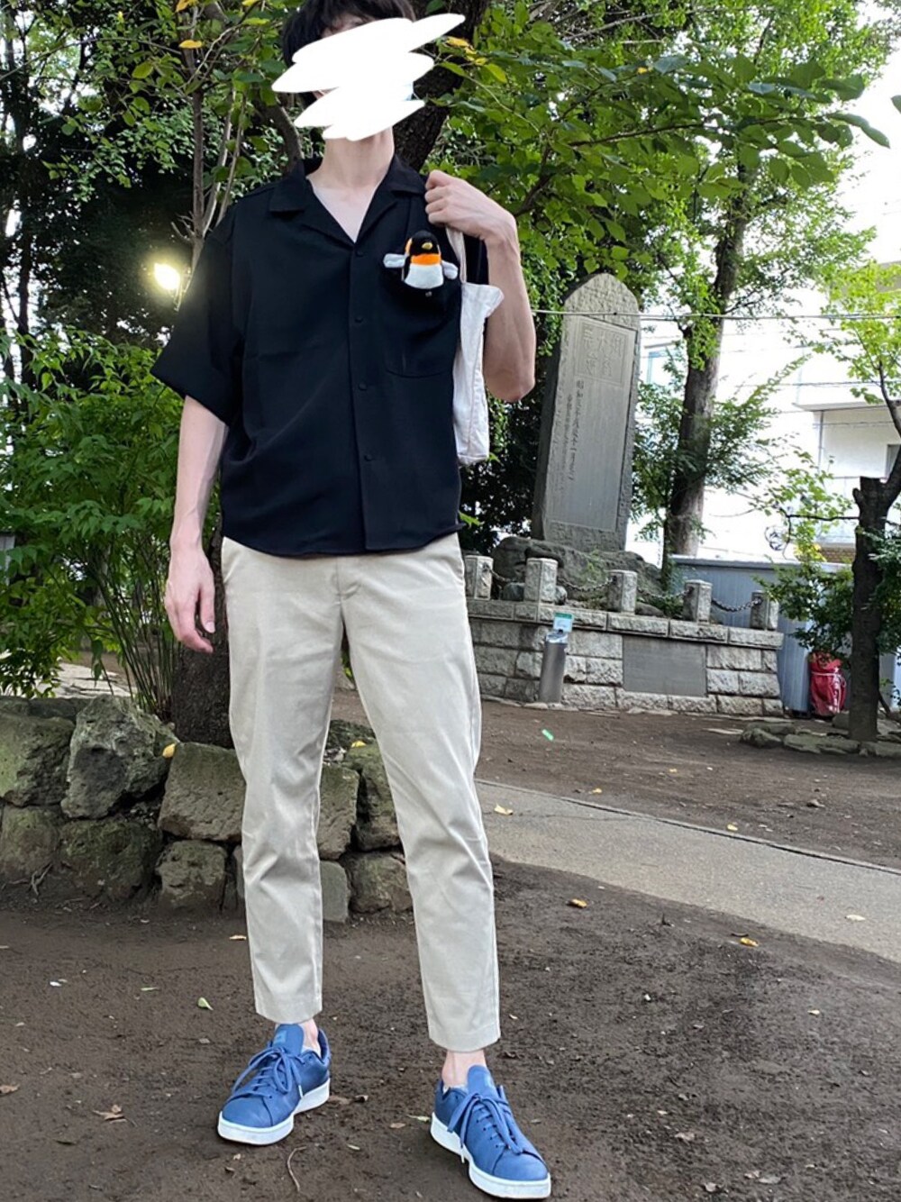 「休日スタイル、シンプル、きれいめカジュアル、カジュアル」｜「ミスタードーナツのアイテム（トートバッグ、ベージュ系）」を使った、keeeeshuさん（メンズ・183cm）の秋コーディネートの1枚目の写真