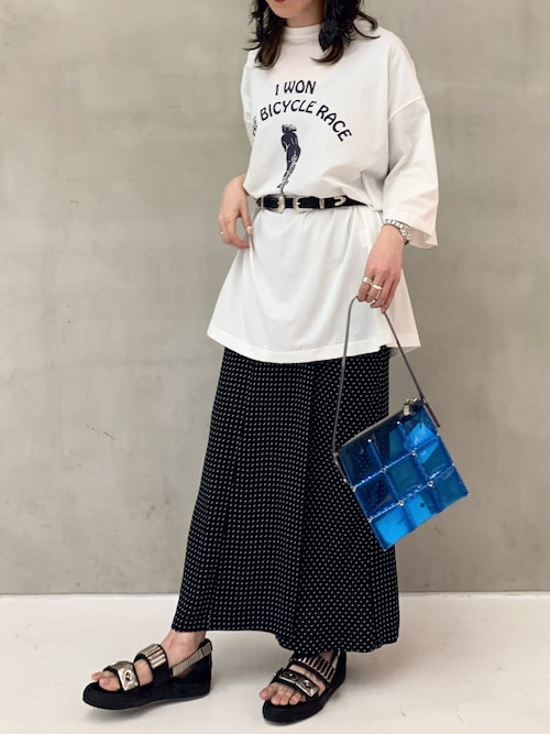 MAISON EUREKA ストロングママ プリント Tシャツ ユニセックス MAISON EUREKA（メゾンエウレカ）の「【MAISON EUREKA(メゾン
