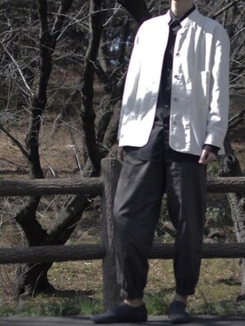 「UNIQLO（ユニクロ）のアイテム（シャツ/ブラウス、グレー系）」を使った、saItoさん（メンズ・180cm）の春コーディネート