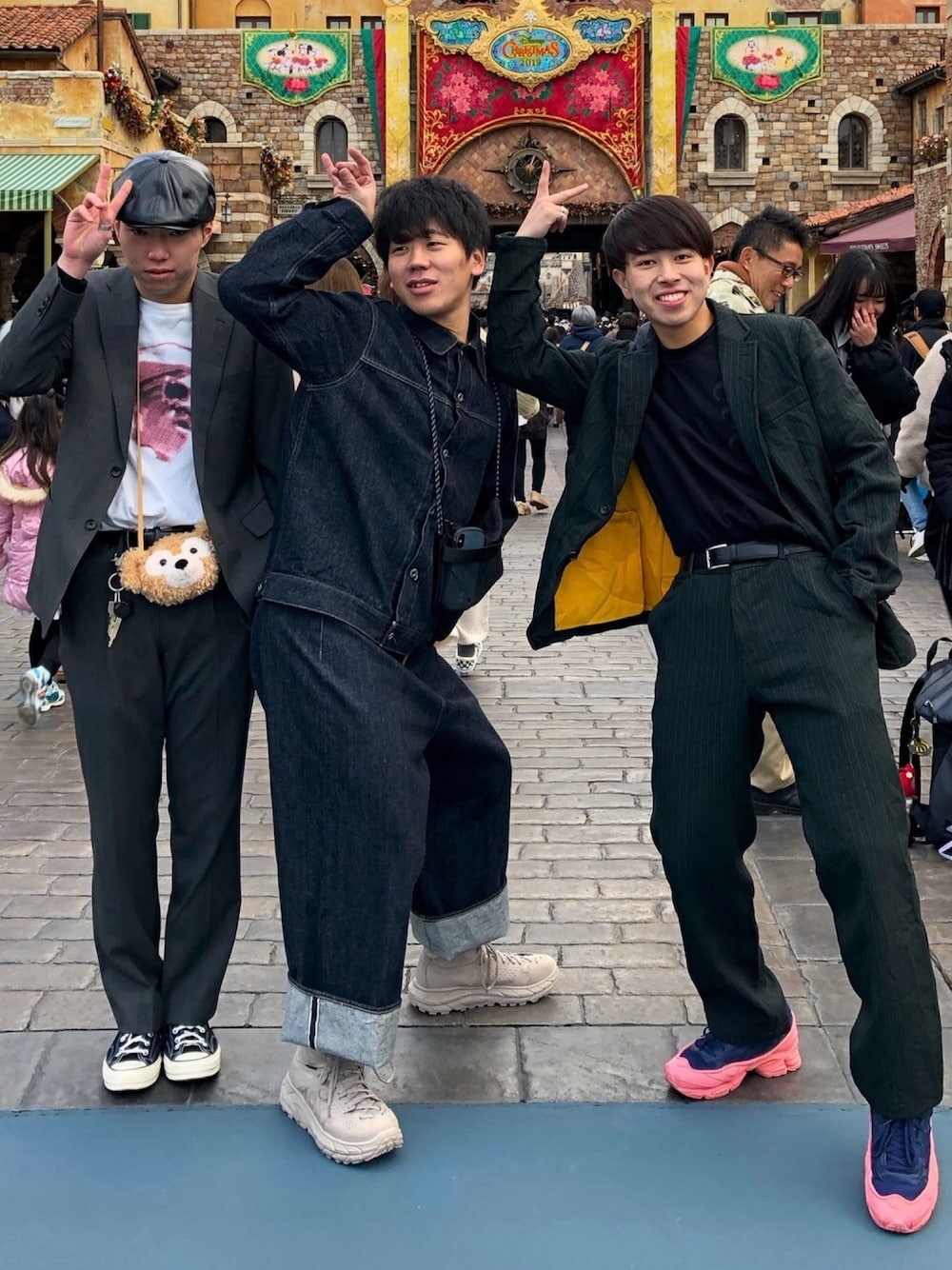 「セットアップ、せつない、ディズニーコーデ、年末WEAR感謝祭、デニム、古着、ギャルソン、D.TT.K」｜「COMME des GARCONS HOMMEのアイテム（セットアップ、グリーン系）」を使った、sttrkさん（メンズ・170cm）の冬コーディネートの1枚目の写真