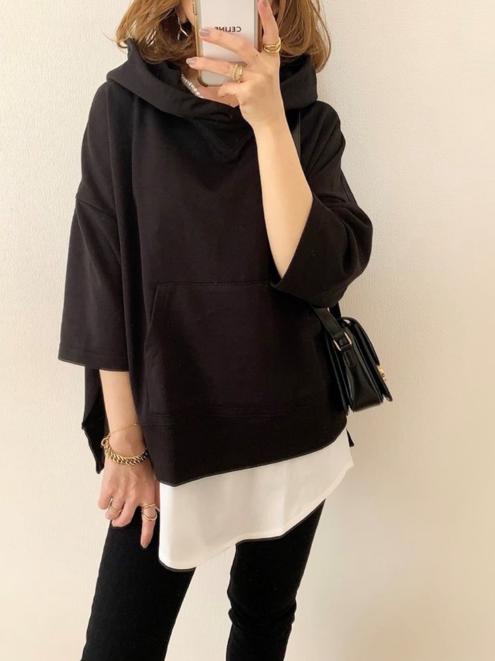 「大人カジュアル、春コーデ、はるコーデ、ラフ、プチプラコーデ」｜「classicalelfの【セットアップ】無地プルオーバー半袖パーカーor長袖パーカー+キャミソール 2点セットアップ（パーカー、ブラック系）」を使った、classicalelfクラシカルエルフさん（レディース・155cm）の春コーディネートの1枚目の写真