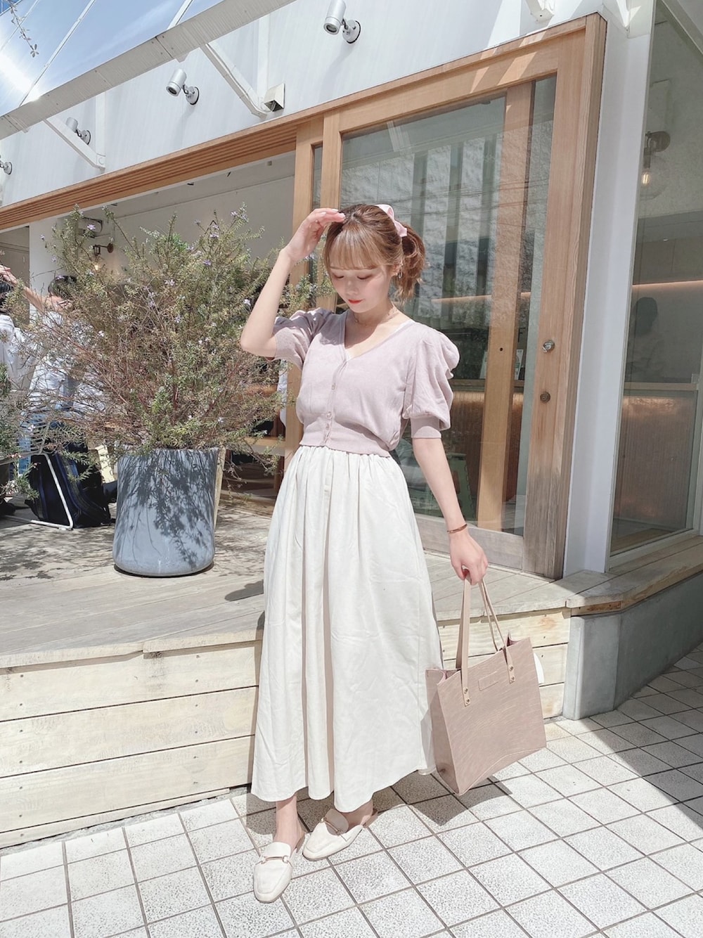 「夏コーデ、キレイめ、夏、春、ロングスカート、スカート、ピンク、ガーリー」｜「classicalelfのさらり、たっぷりフレア。リラックスコットンリネンスカート（スカート、ベージュ系）」を使った、classicalelfクラシカルエルフさん（レディース・160cm）の春コーディネートの1枚目の写真