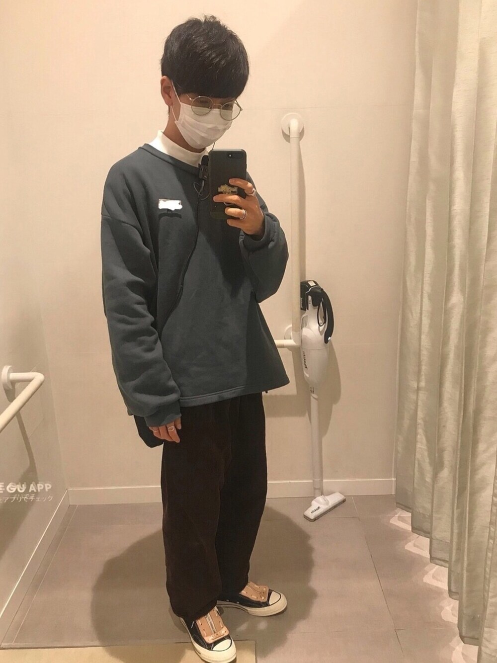 「コーデュロイシェフパンツ、ct70、ハイネック、オーバーサイズ、オーバサイズスウェット、GUコーデ、オールGU、ビッグシルエット、古着、ワイドフィットスウェットシャツ」｜「GUのアイテム（スウェット、ブルー系）」を使った、金の字さん（メンズ・175cm）の秋コーディネートの1枚目の写真