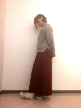 「KBF（ケイビーエフ）のKBF スカーチョ（その他パンツ、ブラウン系）」を使った、大月 梓さん（レディース・164cm）の秋コーディネート