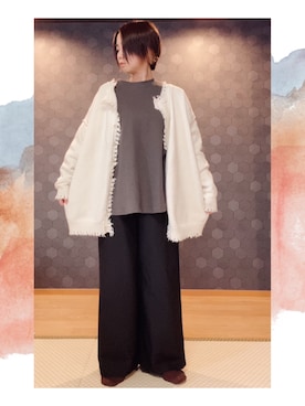 「NEUNA（ヌナ）の【2020/AW先行予約】4WAYルーズタッセルニットカーディガン（ニット/セーター、ホワイト系）」を使った、大月 梓さん（レディース・164cm）の冬コーディネート