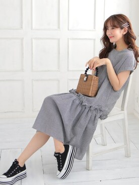 「アイテム（かごバッグ）」を使った、DONOBAN OFFICIALさん（レディース・165cm）の春コーディネート