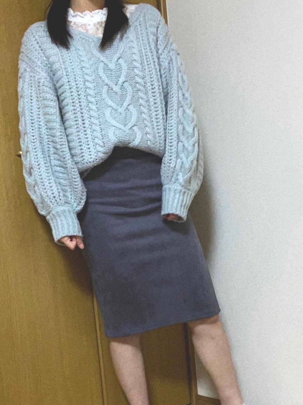 「プチプラコーデ、おしゃれさんと繋がりたい、寒色系、Qoo10、one after another NICE CLAUP、初投稿、タイトスカート、ニット、パープル、水色」｜「Qoo10のアイテム（スカート、パープル系）」を使った、mikanさん（レディース・160cm）の春コーディネートの1枚目の写真