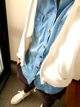 「GU（ジーユー）のアイテム（デニムジャケット、ブルー系）」を使った、Ryo-gaさん（メンズ・175cm）の冬コーディネート