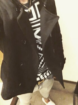 「ZARA（ザラ）のアイテム（デニムパンツ、グレー系）」を使った、Ryo-gaさん（メンズ・175cm）の冬コーディネート
