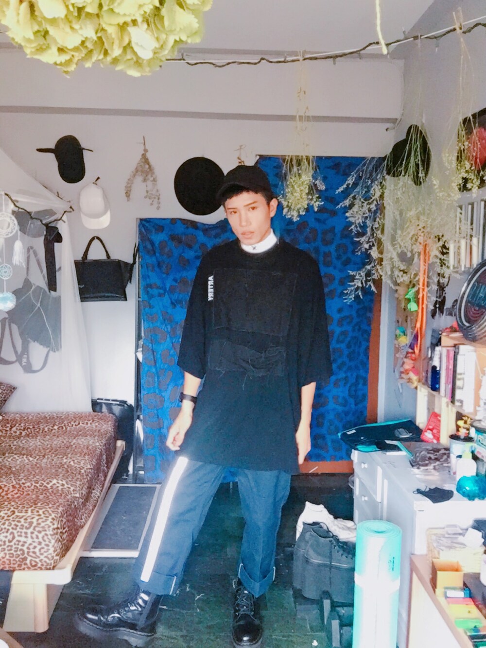 「ootd、black、xanadu、artery、Dickies、Dr.Martens、Room、boy、roomboy、Taiwan」｜「XANADUのアイテム（ネックレス、シルバー系）」を使った、Room Boy Evanさん（メンズ・174cm）の夏コーディネートの1枚目の写真