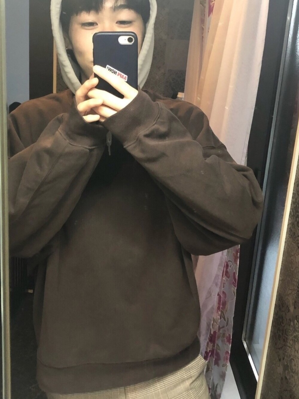「おしゃれさんと繋がりたい、はるコーデ、春コーデ、ブラウン、高校生、プチプラ、GU、おうちファッション、部屋どり、ルームウェア」｜「GUのアイテム（スウェット、ブラウン系）」を使った、MIRAI🤐さん（メンズ・165cm）の春コーディネートの1枚目の写真